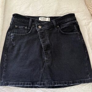 Abercrombie & Fitch The '90s Micro Mini High Rise - size 27/4
